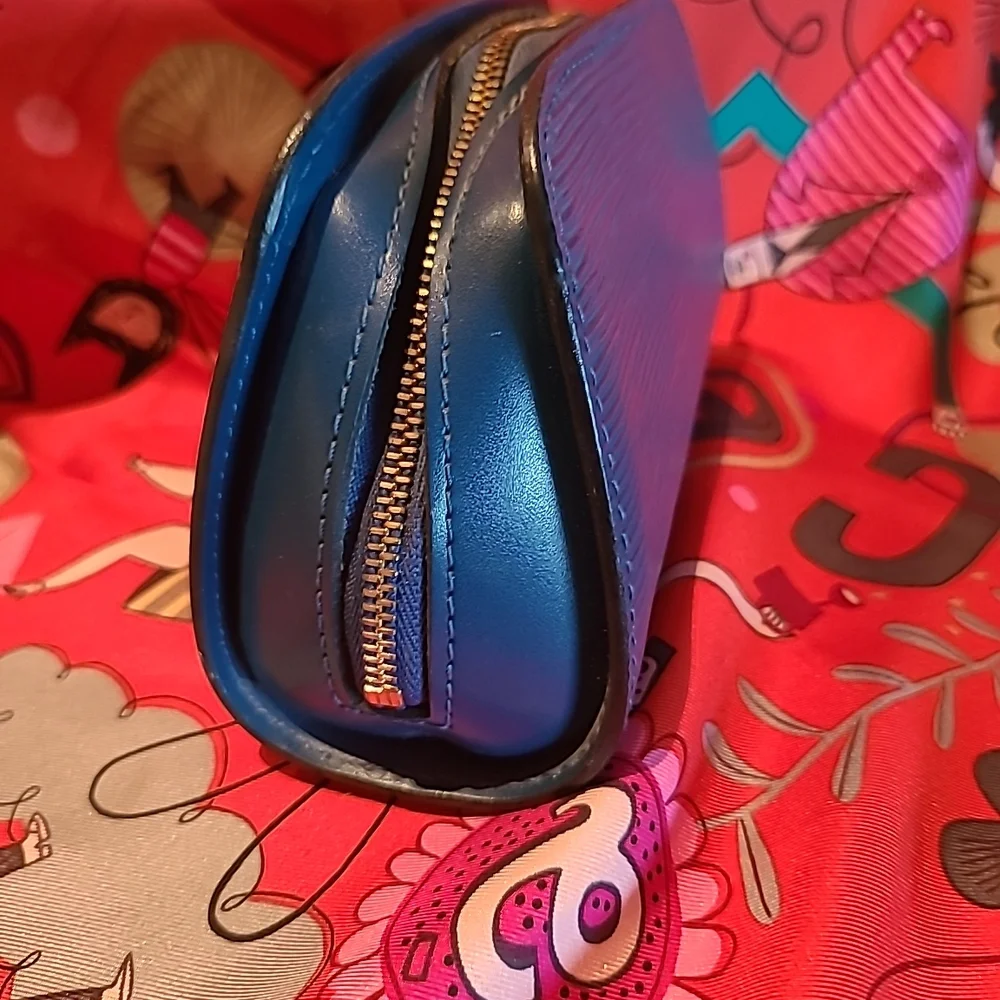 Louis vuitton EPI blue zipper pouch - Picture 5 of 13